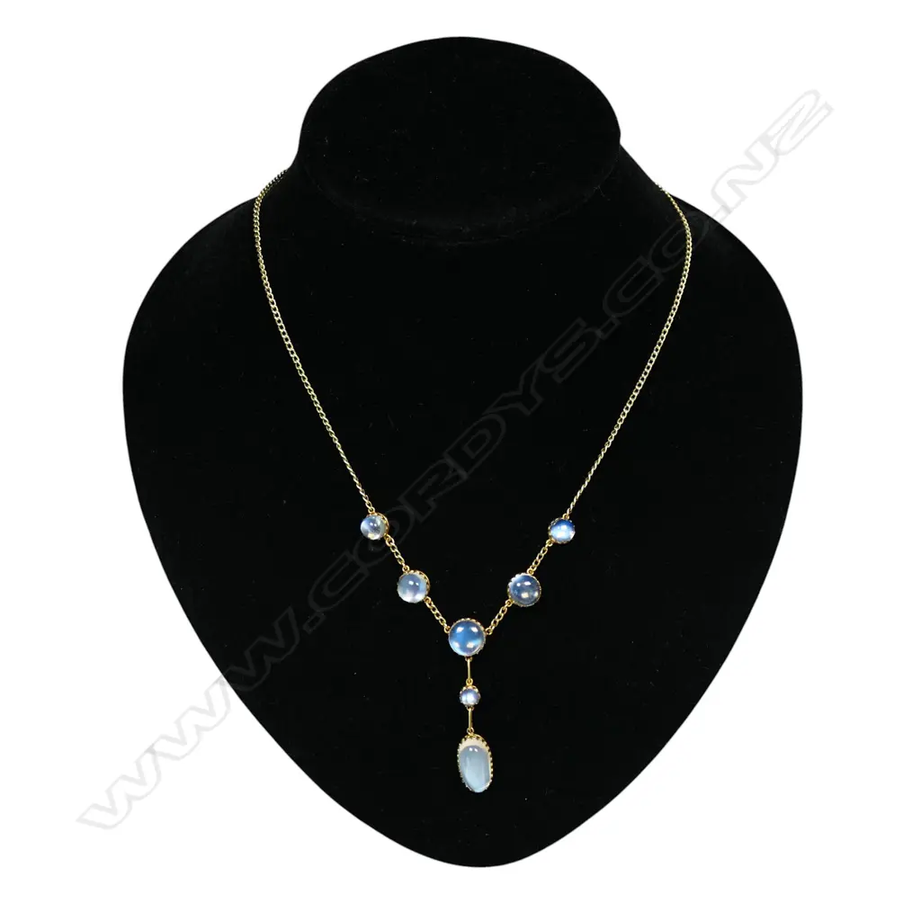 A c.1900 9ct gold and moonstone pendant necklace, Image 1++