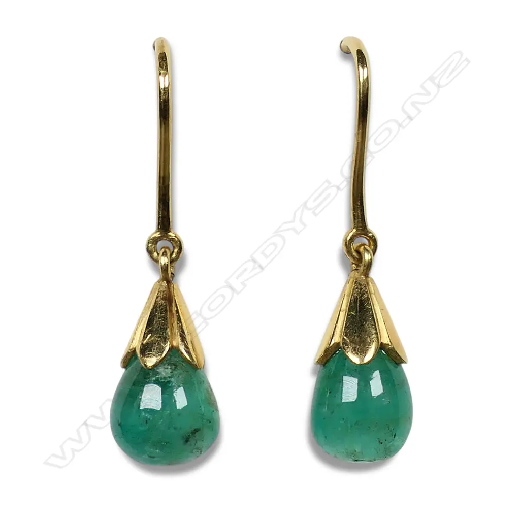 A pair of 18ct gold and emerald drop earrings, Image 1++