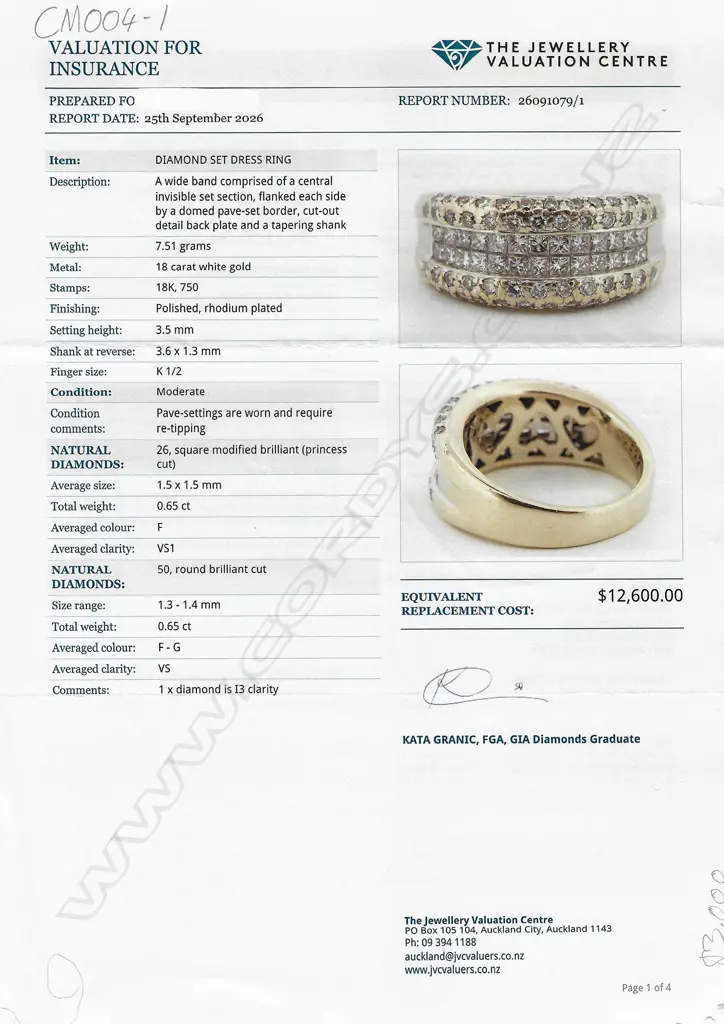 An 18ct white gold and diamond dress ring, Image 1++