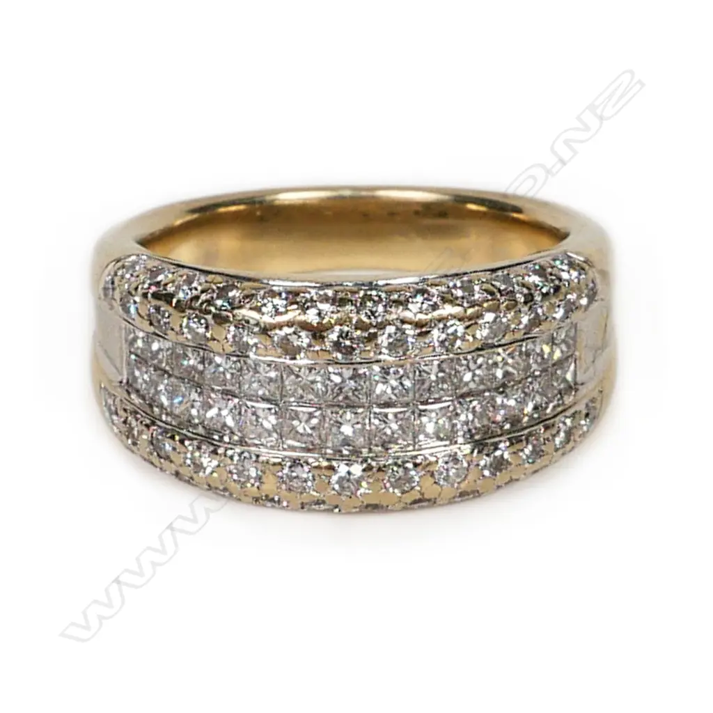 An 18ct white gold and diamond dress ring, Image 1++