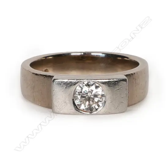 An 18ct white gold and platinum diamond ring,