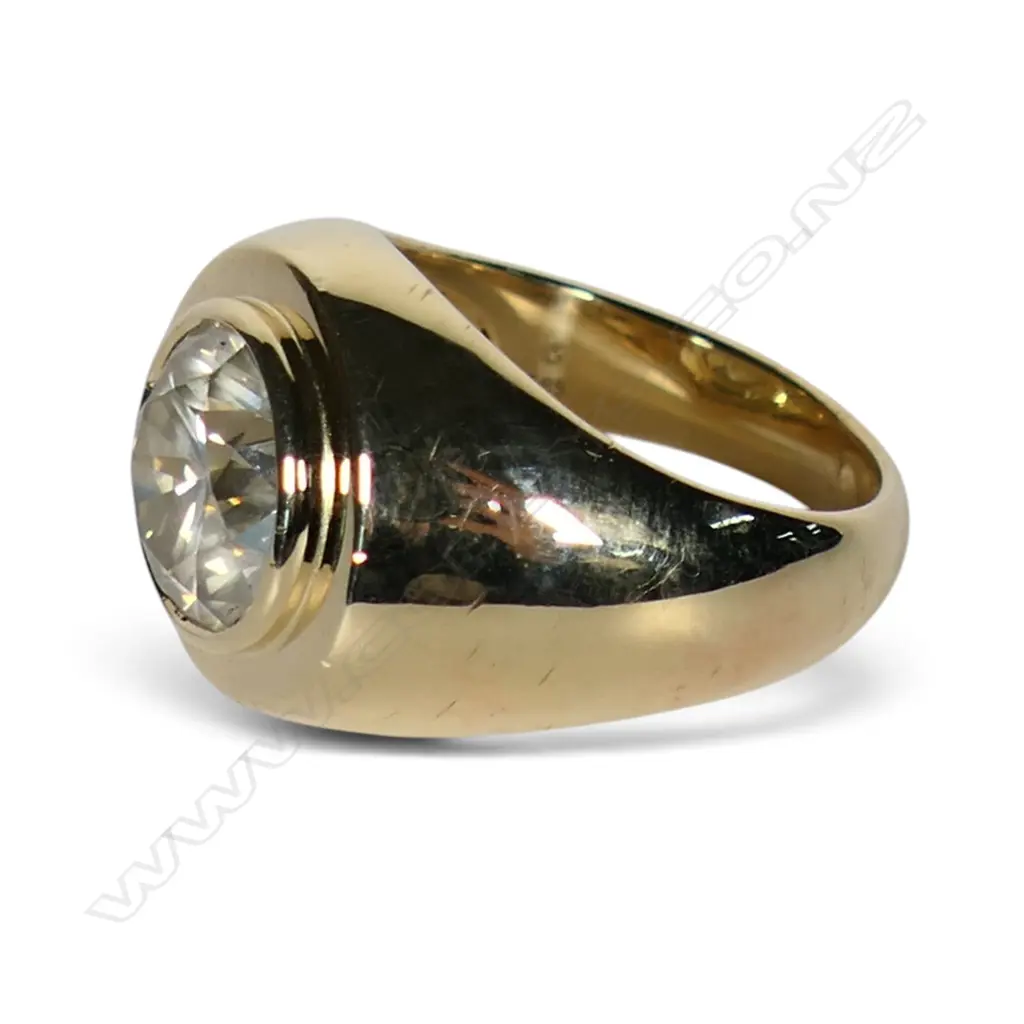 A 14ct yellow gold and large 5.01ct diamond solitaire ring, Image 1++