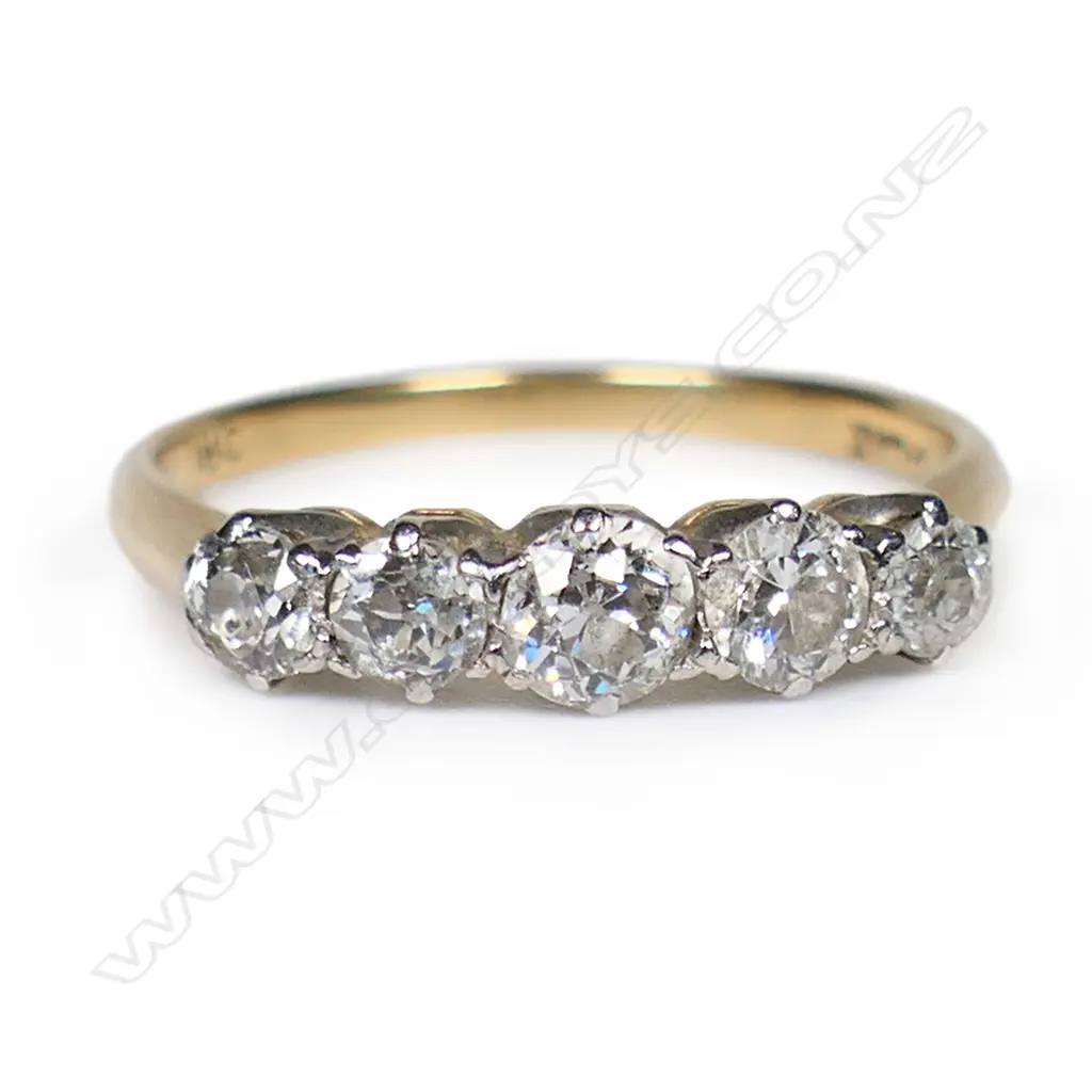 An estate 18ct gold and five stone diamond ring, Image 1++