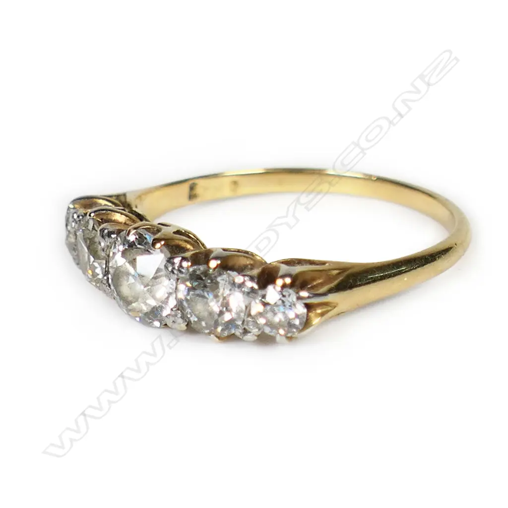 An estate 15ct gold and five stone diamond ring, Image 1++