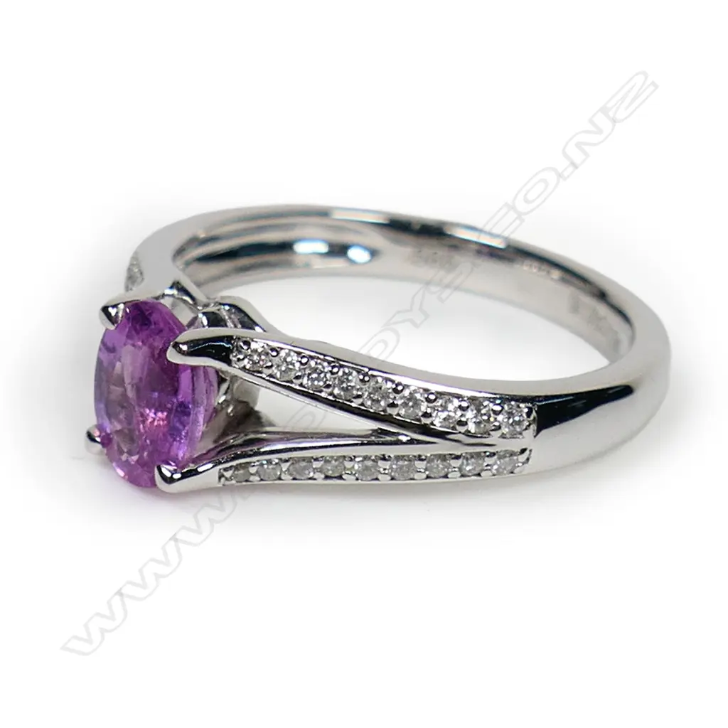 A 14ct white gold pink sapphire and diamond ring, Image 1++