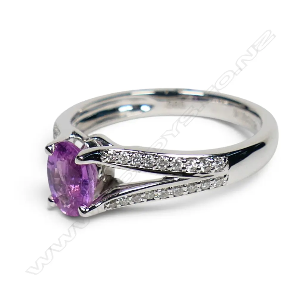 A 14ct white gold pink sapphire and diamond ring, Image 1++