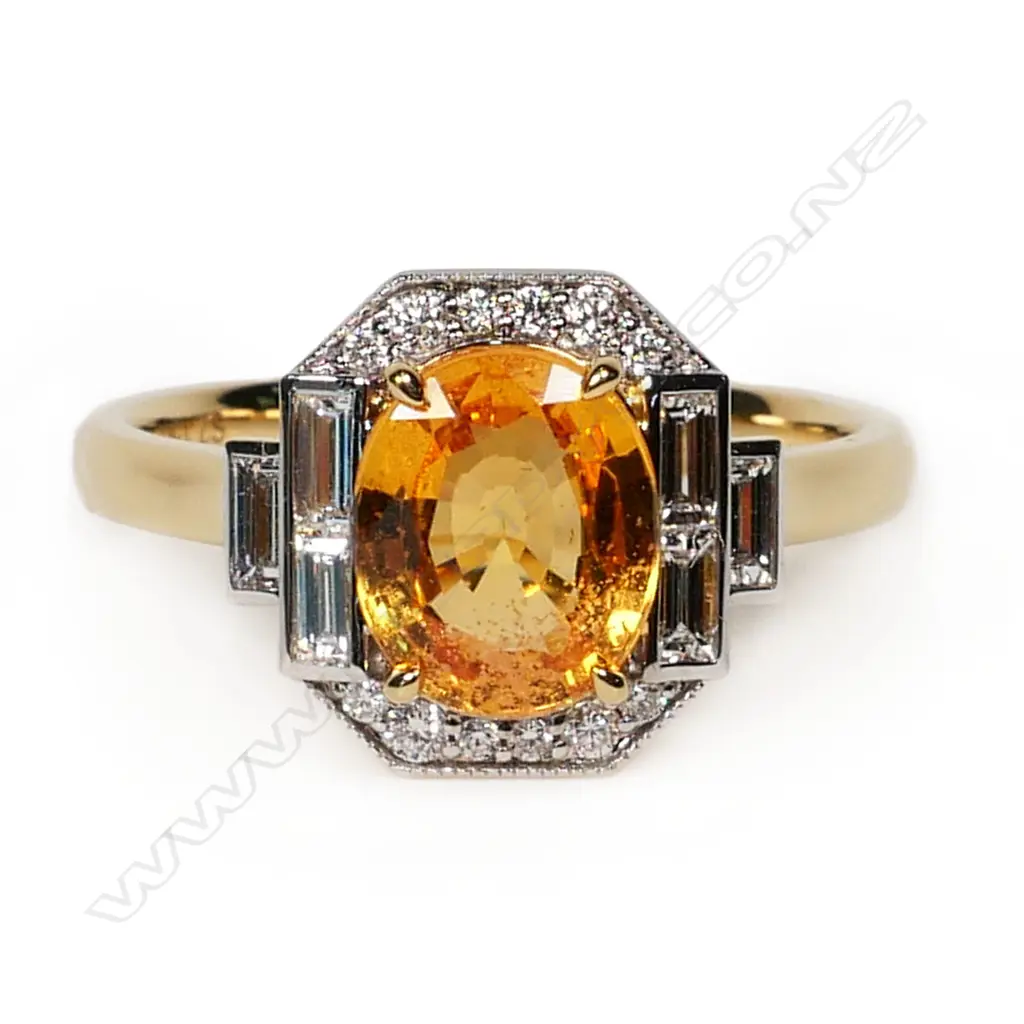 An 18ct gold yellow sapphire and diamond ring, Image 1++