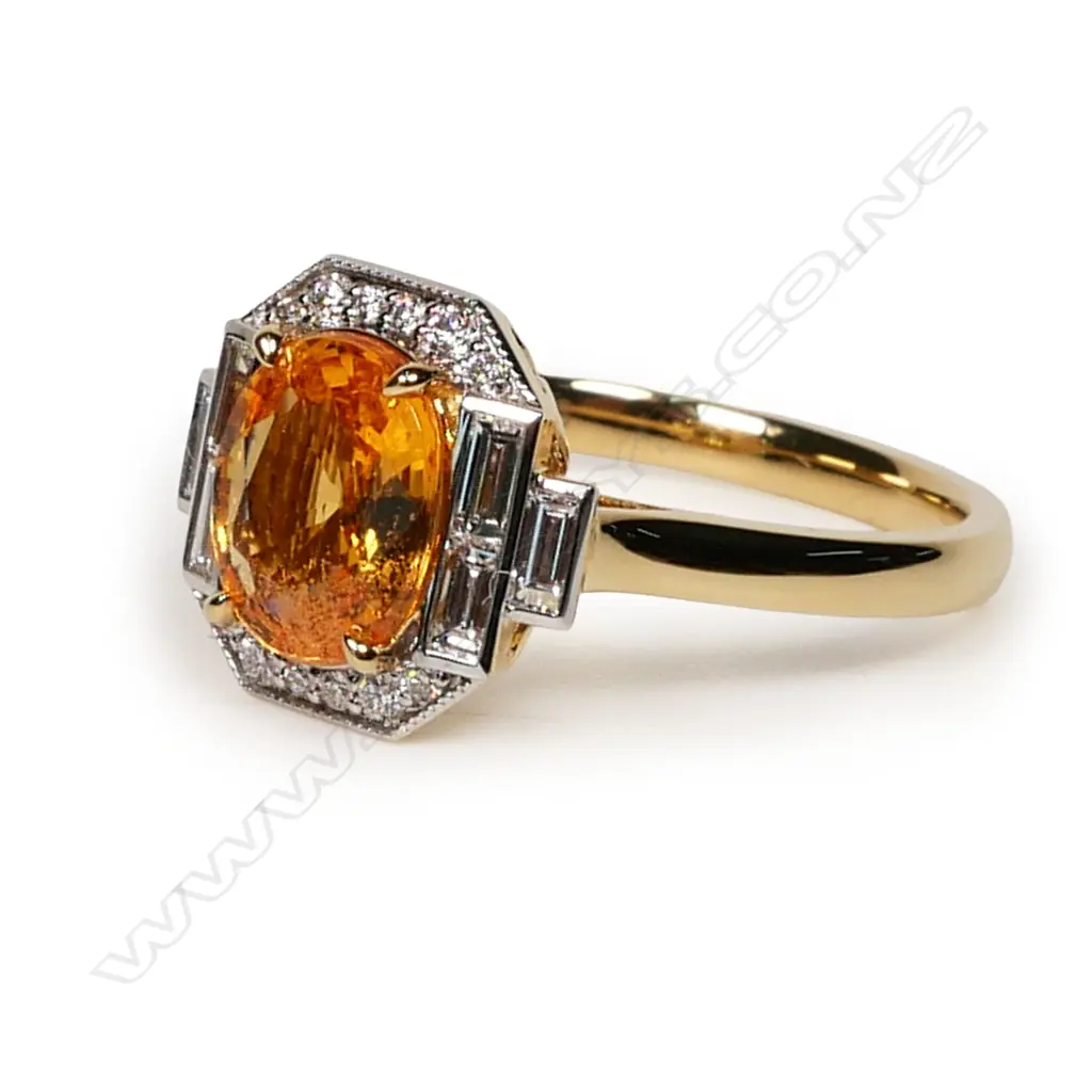 An 18ct gold yellow sapphire and diamond ring, Image 1++
