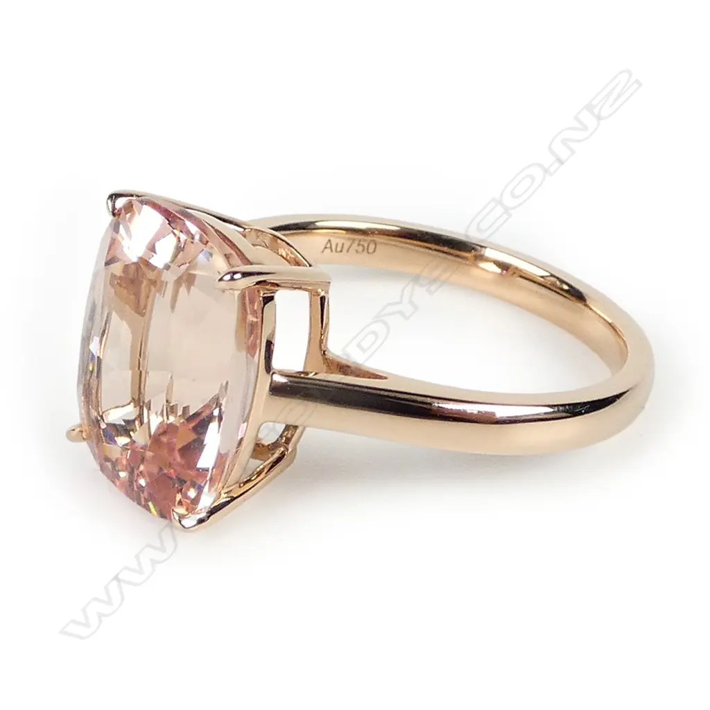 An 18ct rose gold and morganite ring, Image 1++