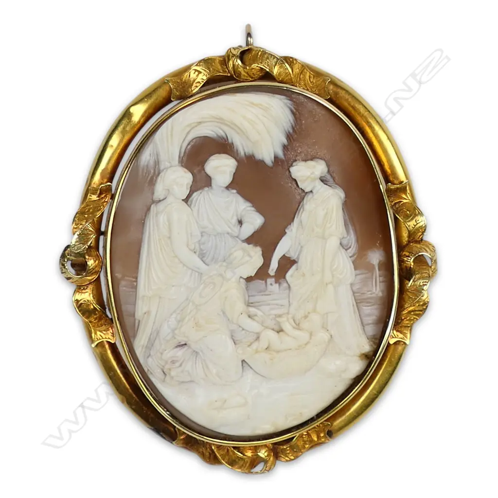 Impressive 19thC large gilded 15ct gold framed carved cameo shell brooch, Image 1++