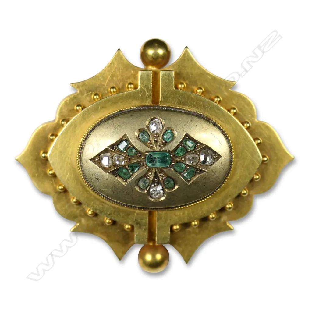 A Victorian 18ct gold peridot and diamond mourning brooch, Image 1++
