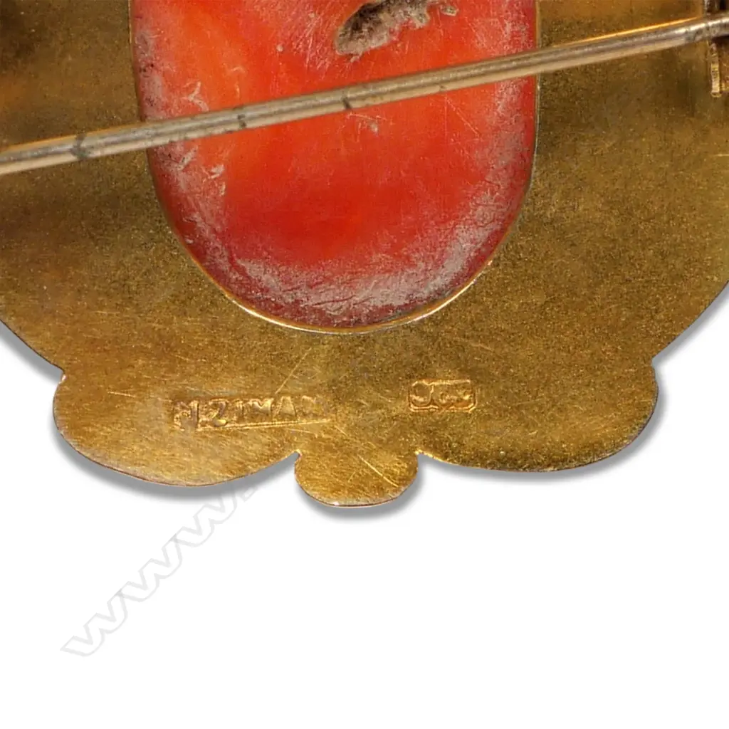 A Victorian 9ct gold and red coral cameo brooch, Image 1++