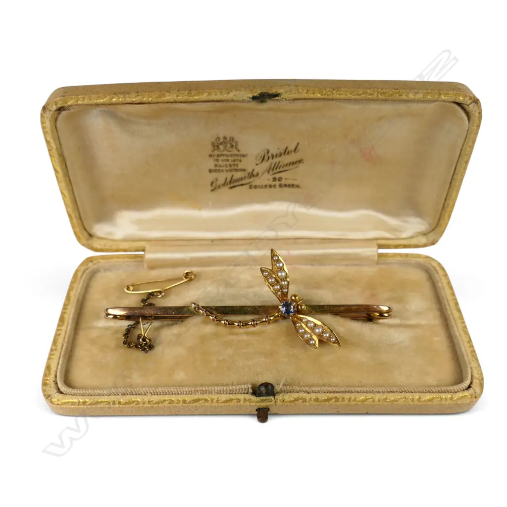 A 9ct gold pearl and sapphire dragonfly brooch, Image 1++