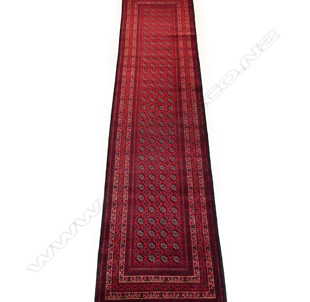 A fine hand knotted Turkman runner, Image 1++
