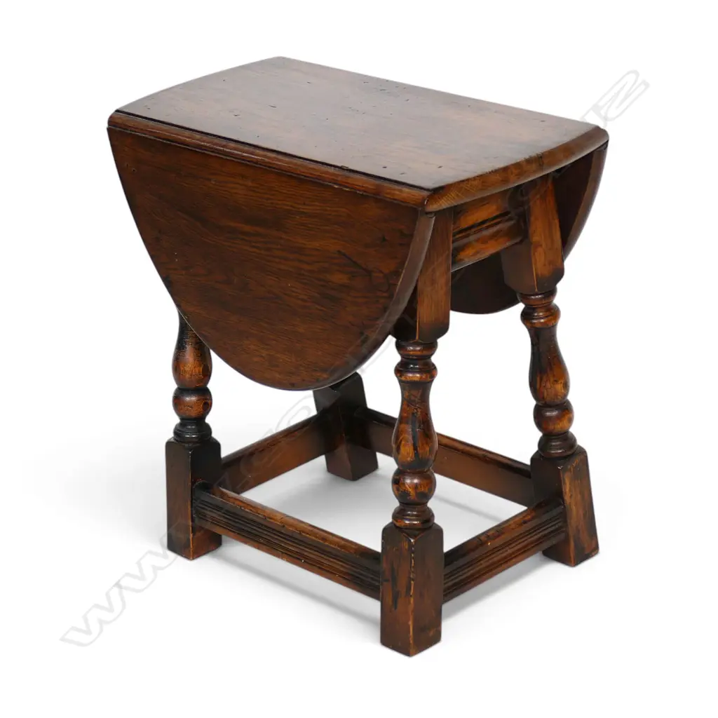 A 19thC Elizabethan style small proportion oak drop leaf table, Image 1++
