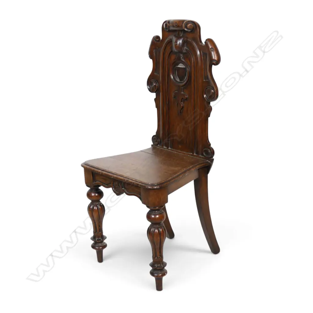 A Victorian oak hall chair, Image 1++