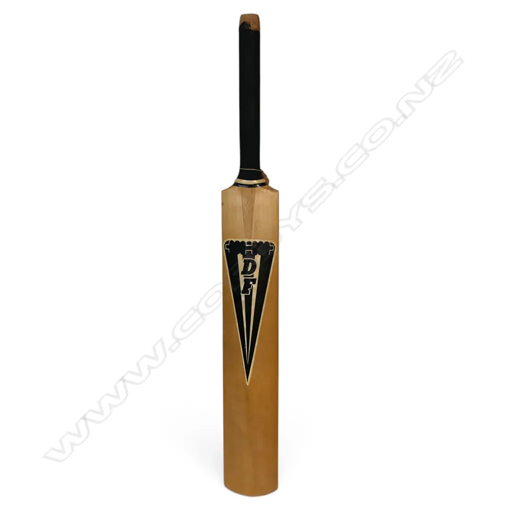 MCC v Rest of the World 1987 - The MCC Bicentenary Match - autographed Duncan Fearnley full size bat signed in ink by all-time greats of the game, Image 1++