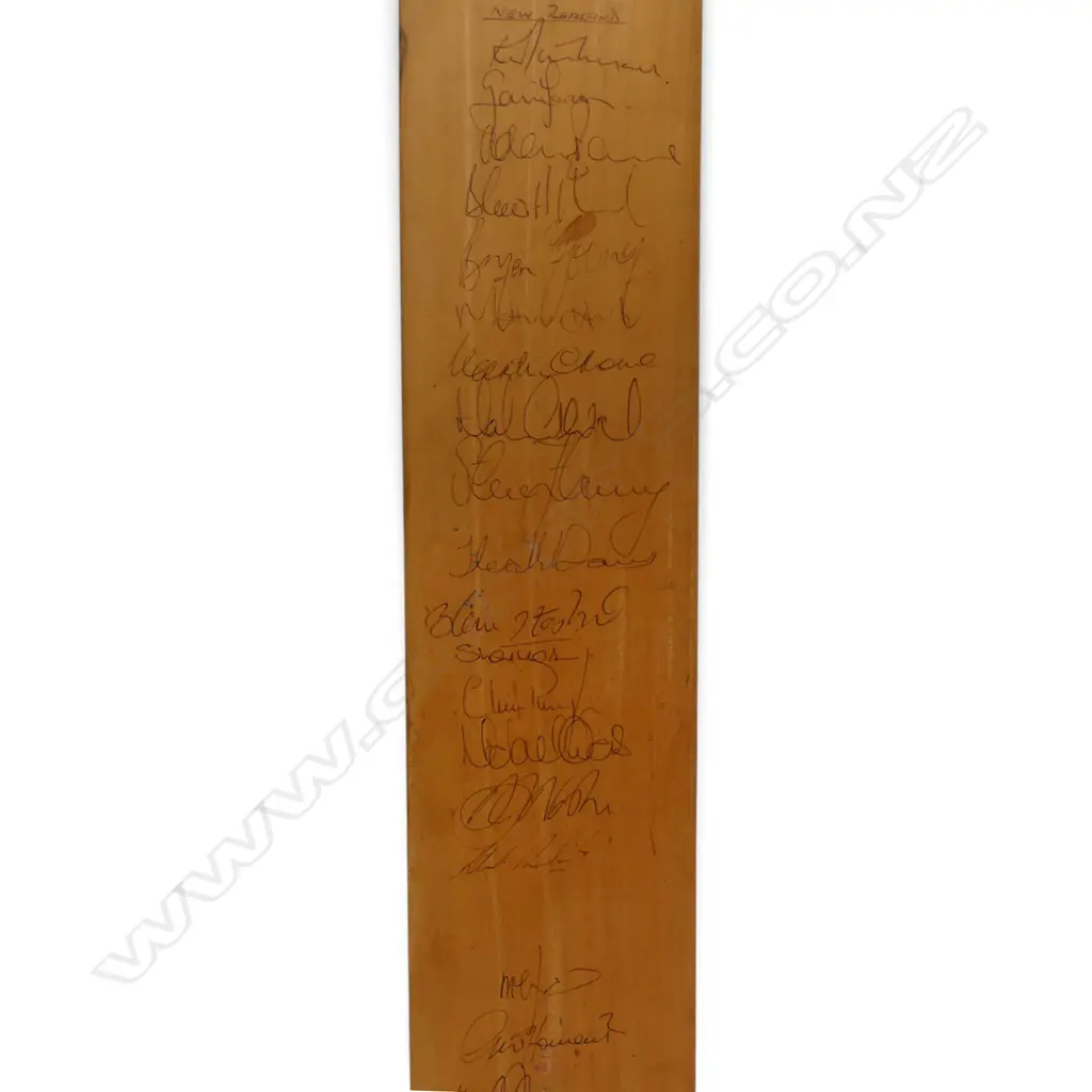 New Zealand v England 1994 - autographed Crusader Broadsword full size bat signed in ink by iconic Black Caps players, Image 1++
