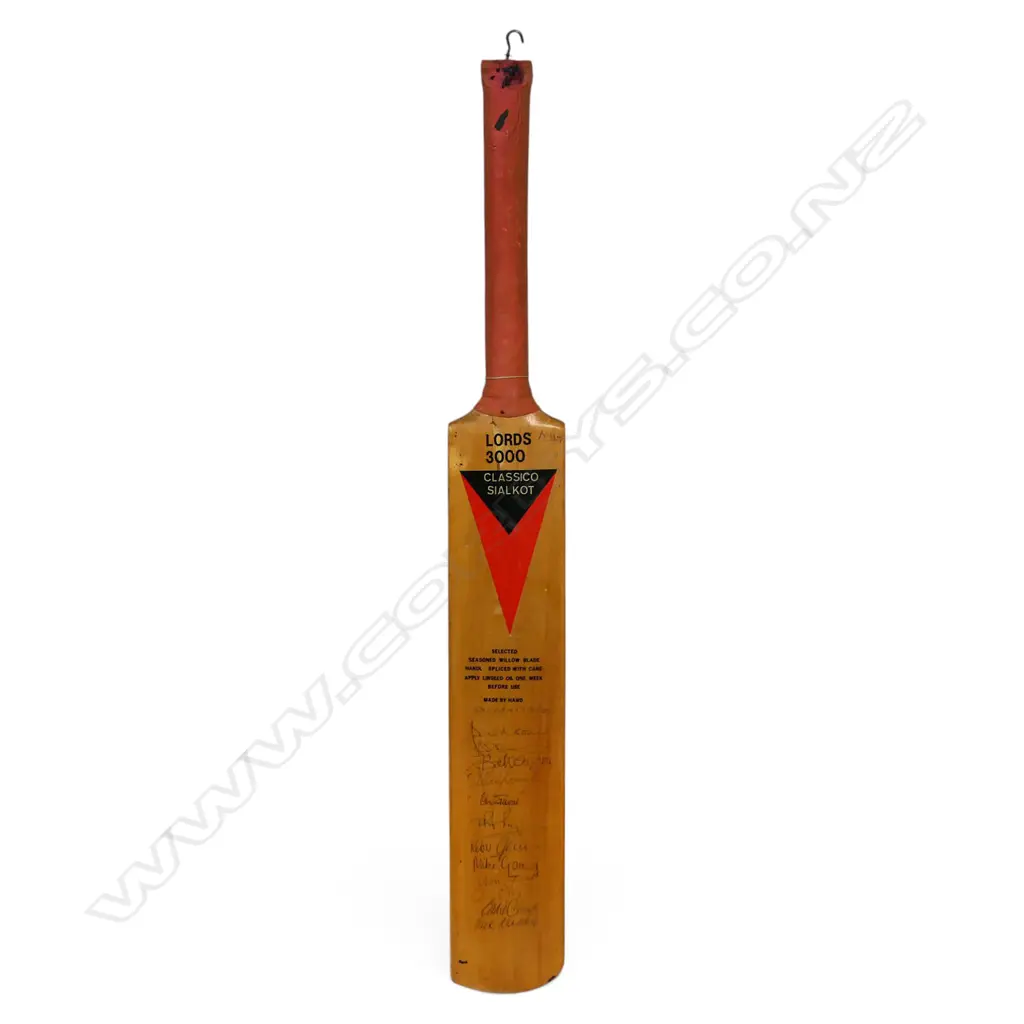 Pakistan v England 1982 - autographed CL junior size bat (730 mm) signed in ink, Image 1++