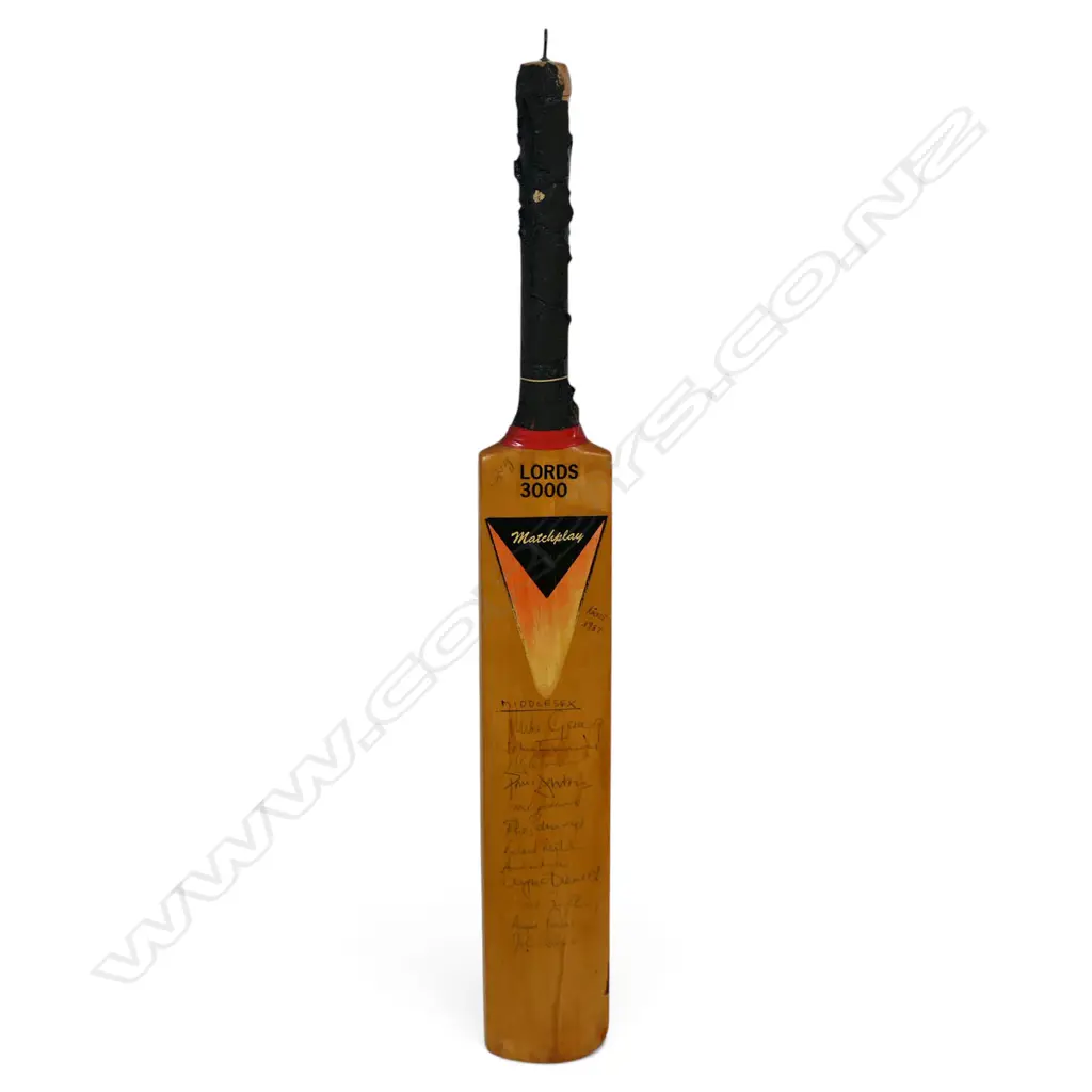 Middlesex 1987 - autographed Lords 3000 junior size bat (640 mm) signed in ink, Image 1++