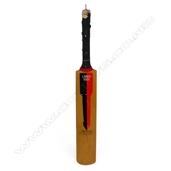 Middlesex 1987 - autographed Lords 3000 junior size bat (640 mm) signed in ink,