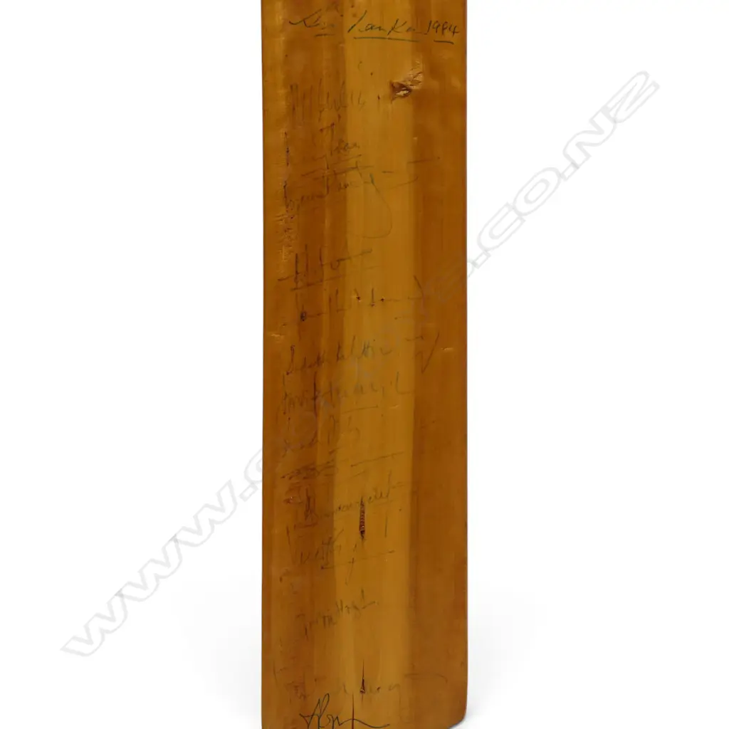 England v Sri Lanka 1984 - autographed unbranded junior bat (680 mm) signed in ink, Image 1++
