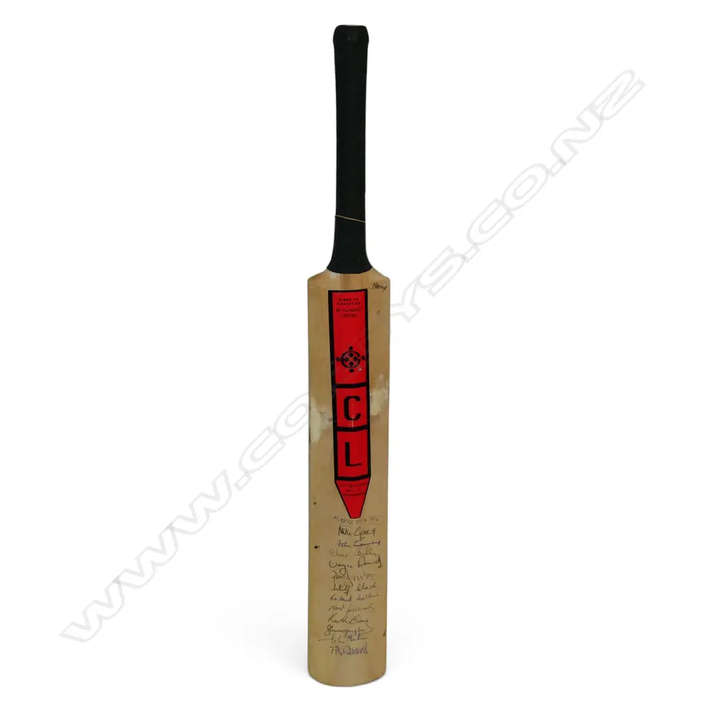 Australia v Middlesex 1985 - autographed CL Captain junior bat (690 mm) signed in ink, Image 1++