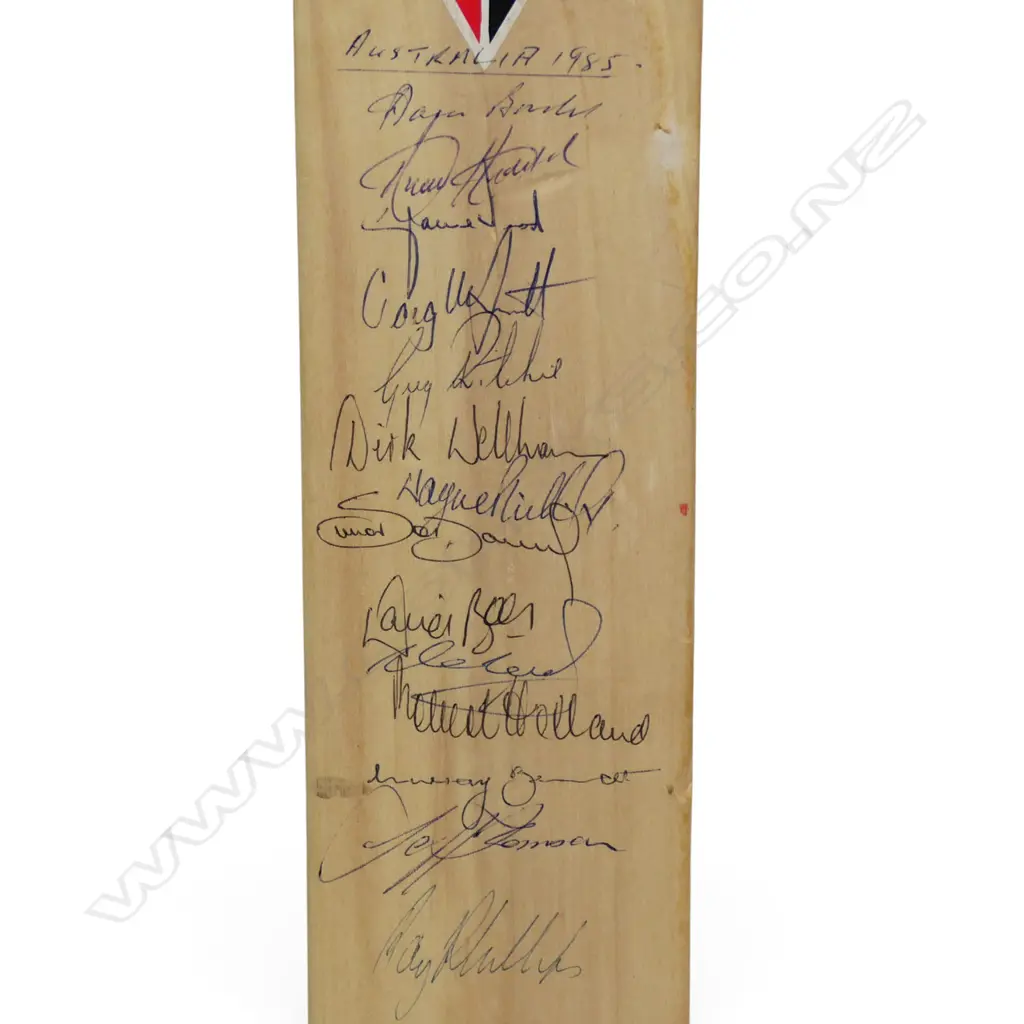 Australia v Middlesex 1985 - autographed CL Captain junior bat (690 mm) signed in ink, Image 1++