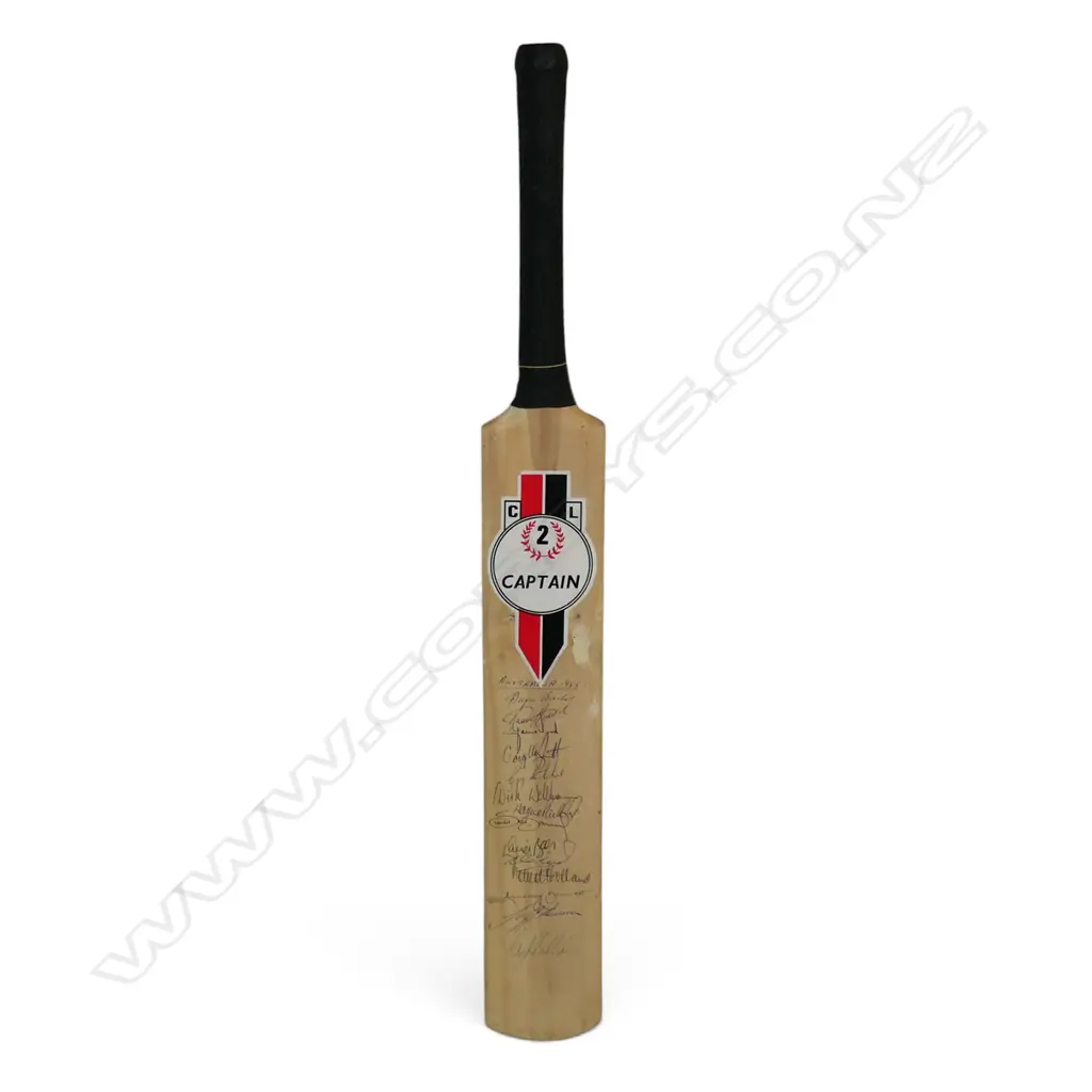 Australia v Middlesex 1985 - autographed CL Captain junior bat (690 mm) signed in ink, Image 1++