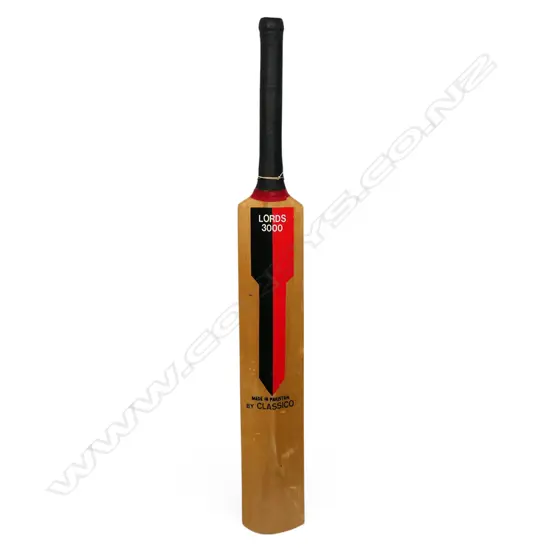 Warwickshire mid 1990s - autographed Lords 3000 junior size bat (650 mm) signed in ink,