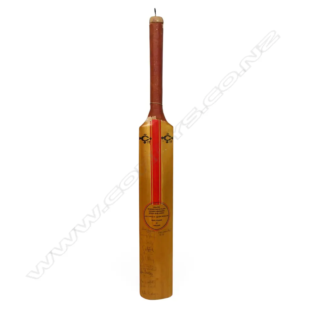 Somerset v North Hampshire 1979 - autographed unbranded junior size bat (725 mm) signed in ink, Image 1++