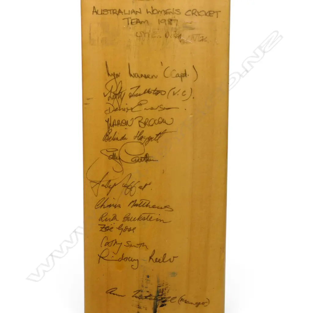England v Australia Women 1985 - autographed Lords 3000 junior size bat (650 mm) signed in ink, Image 1++