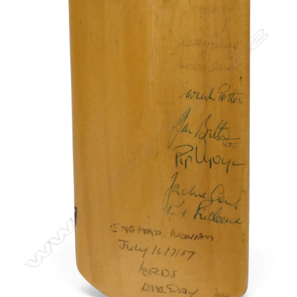 England v Australia Women 1985 - autographed Lords 3000 junior size bat (650 mm) signed in ink, Image 1++