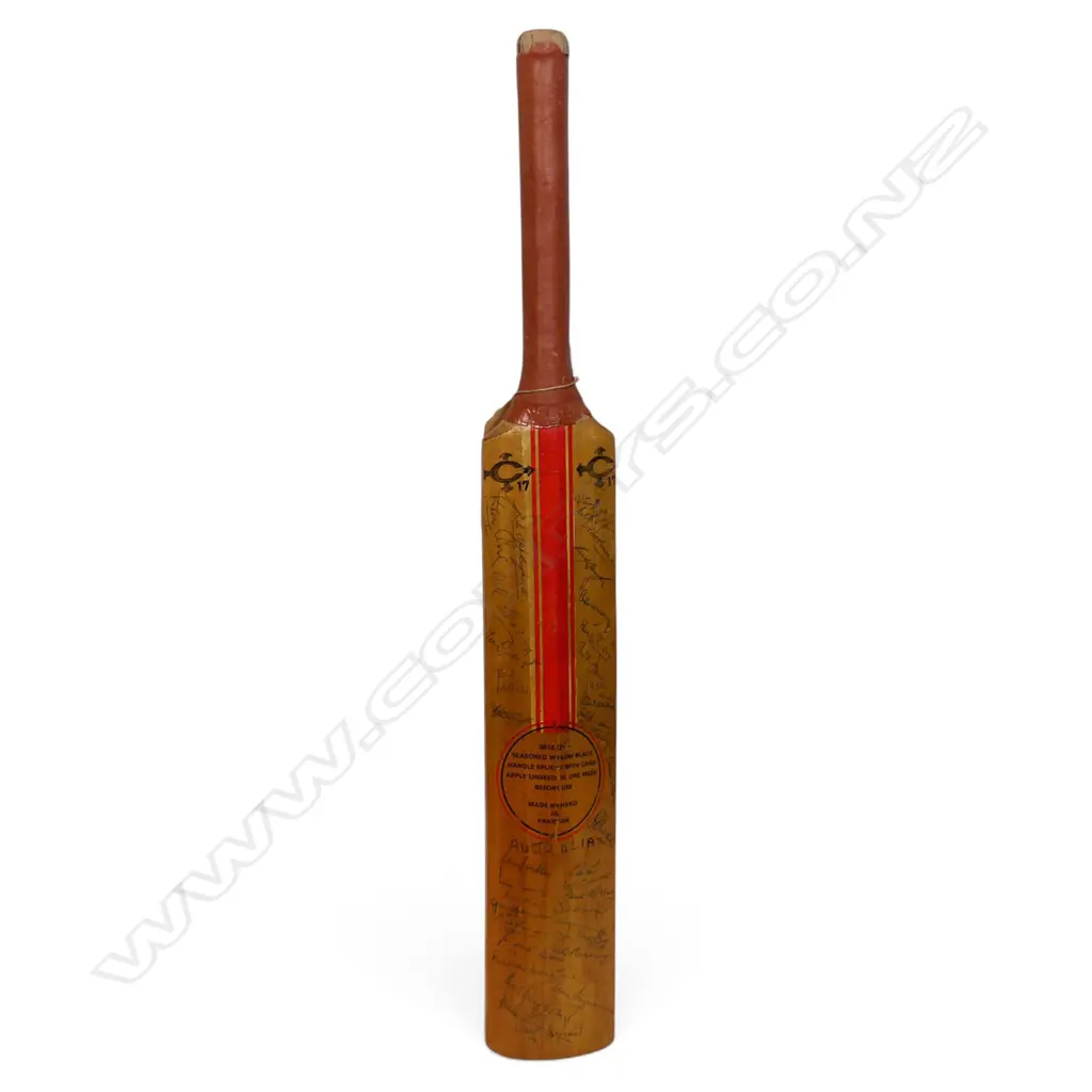 England v Australia 1980 - autographed unbranded junior size bat (650 mm) signed in ink, Image 1++
