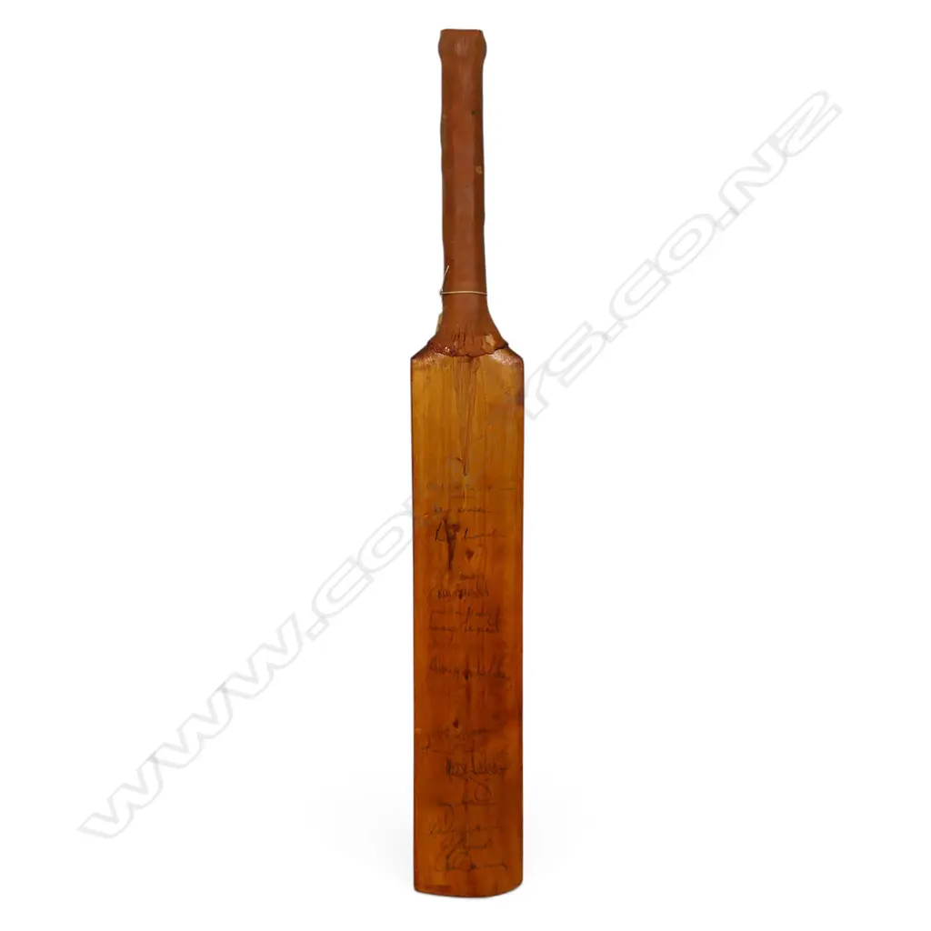 England v Australia 1977 - autographed unbranded junior size bat (640 mm) signed in ink, Image 1++