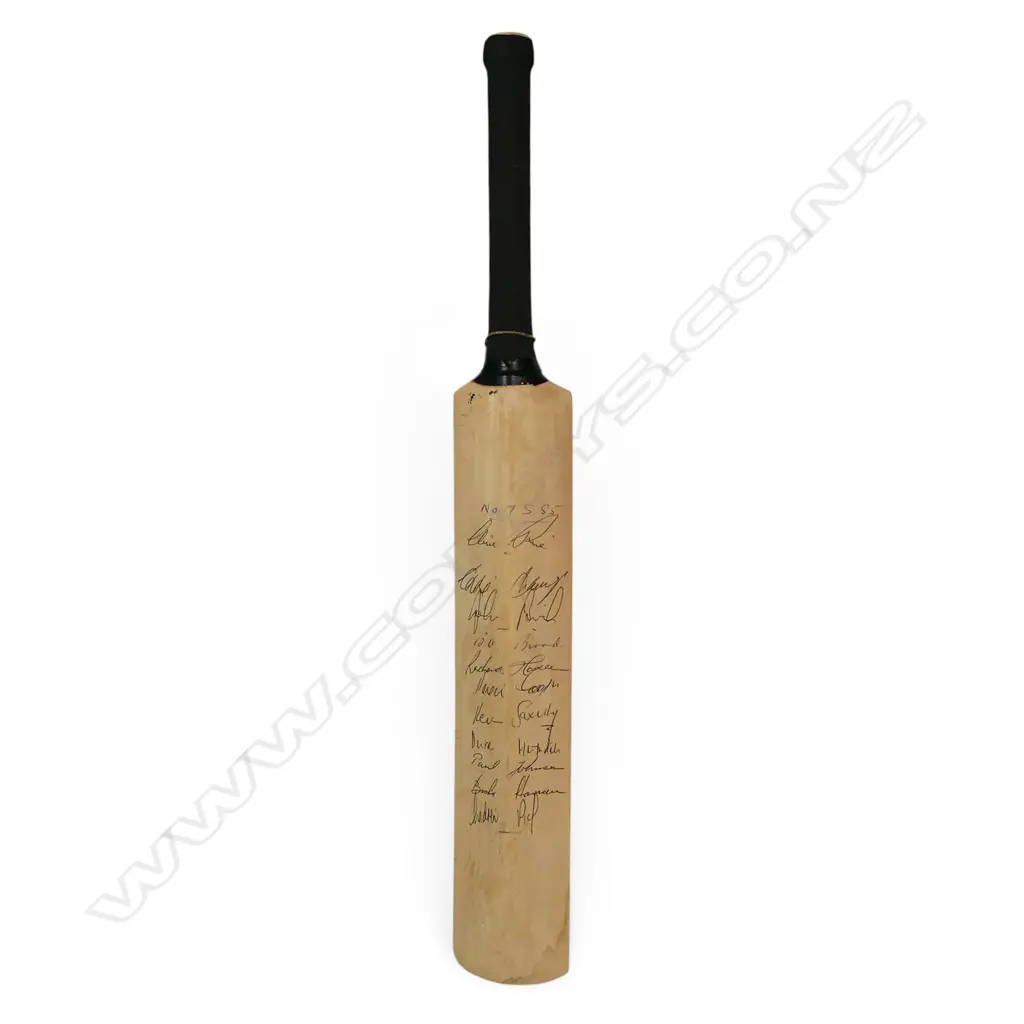 Essex v Nottinghamshire 1985 autographed miniature bat (460 mm) signed in ink, Image 1++
