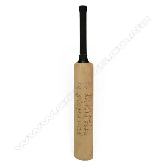 Essex v Nottinghamshire 1985 autographed miniature bat (460 mm) signed in ink,