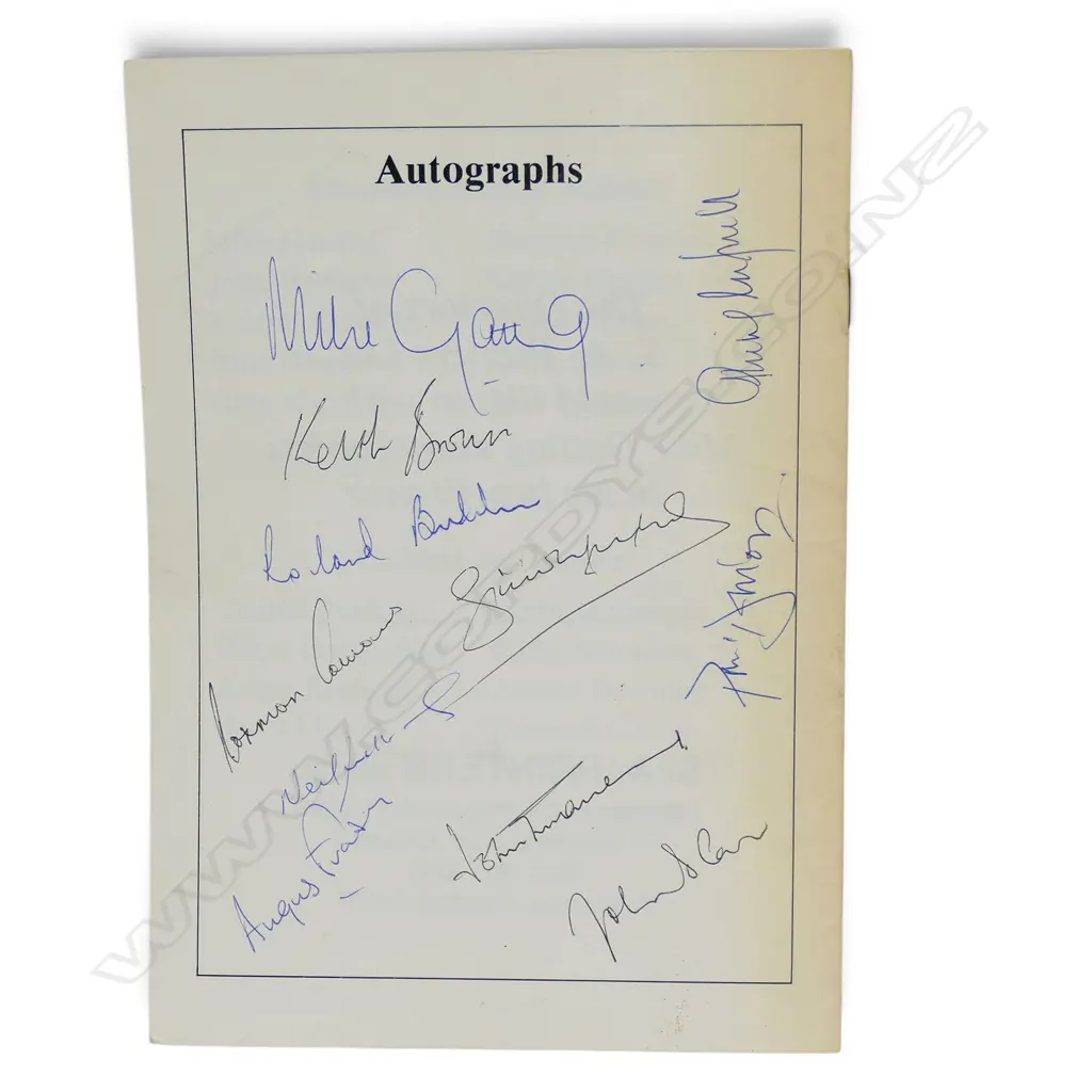 Autographed Mike Gatting Benefit programme 1988 - signed by Gatting and members of his Middlesex team, Image 1++
