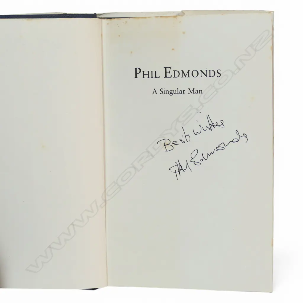 Phil Edmonds - A singular man by Simon Barnes - autobiography signed by the player. Image 1++