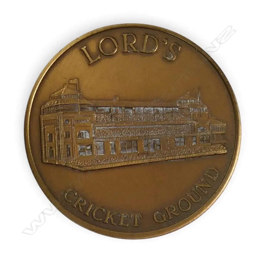 MCC Bicentenary bronze medal (1787-1987) in presentation box. Image 1++