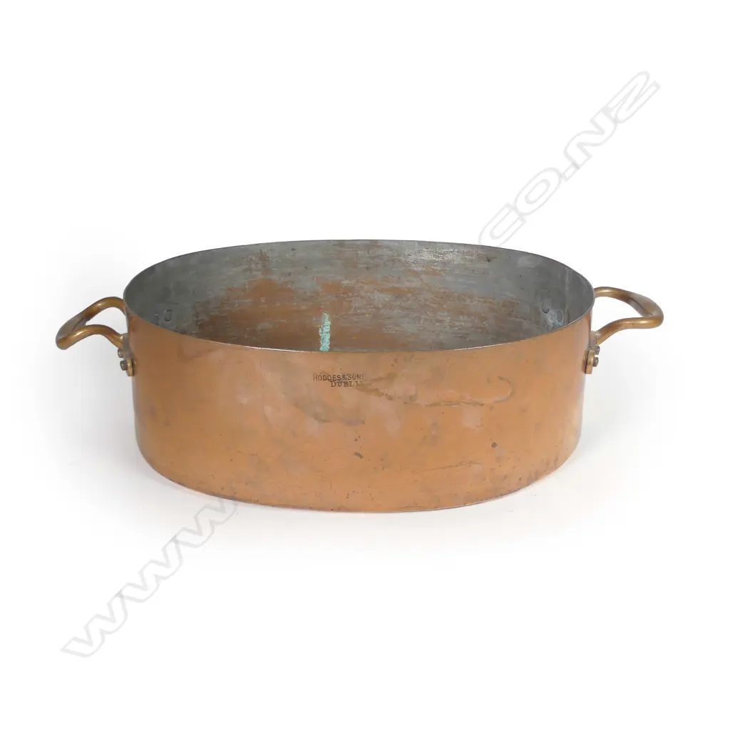 A large 19thC Irish copper pan Image 1++