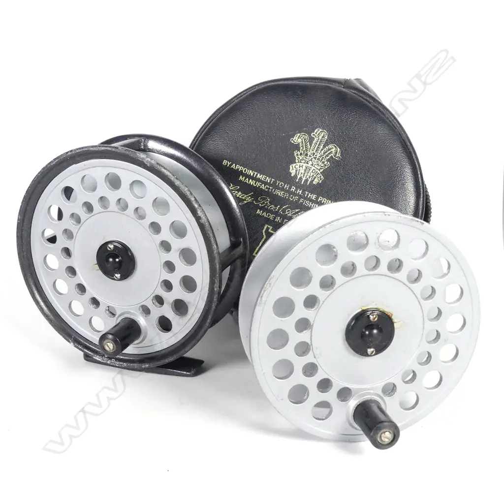 A vintage Hardy 3¾" Viscount 150 fishing reel with a spare spool and a Hardy black case - zip faulty Image 1++