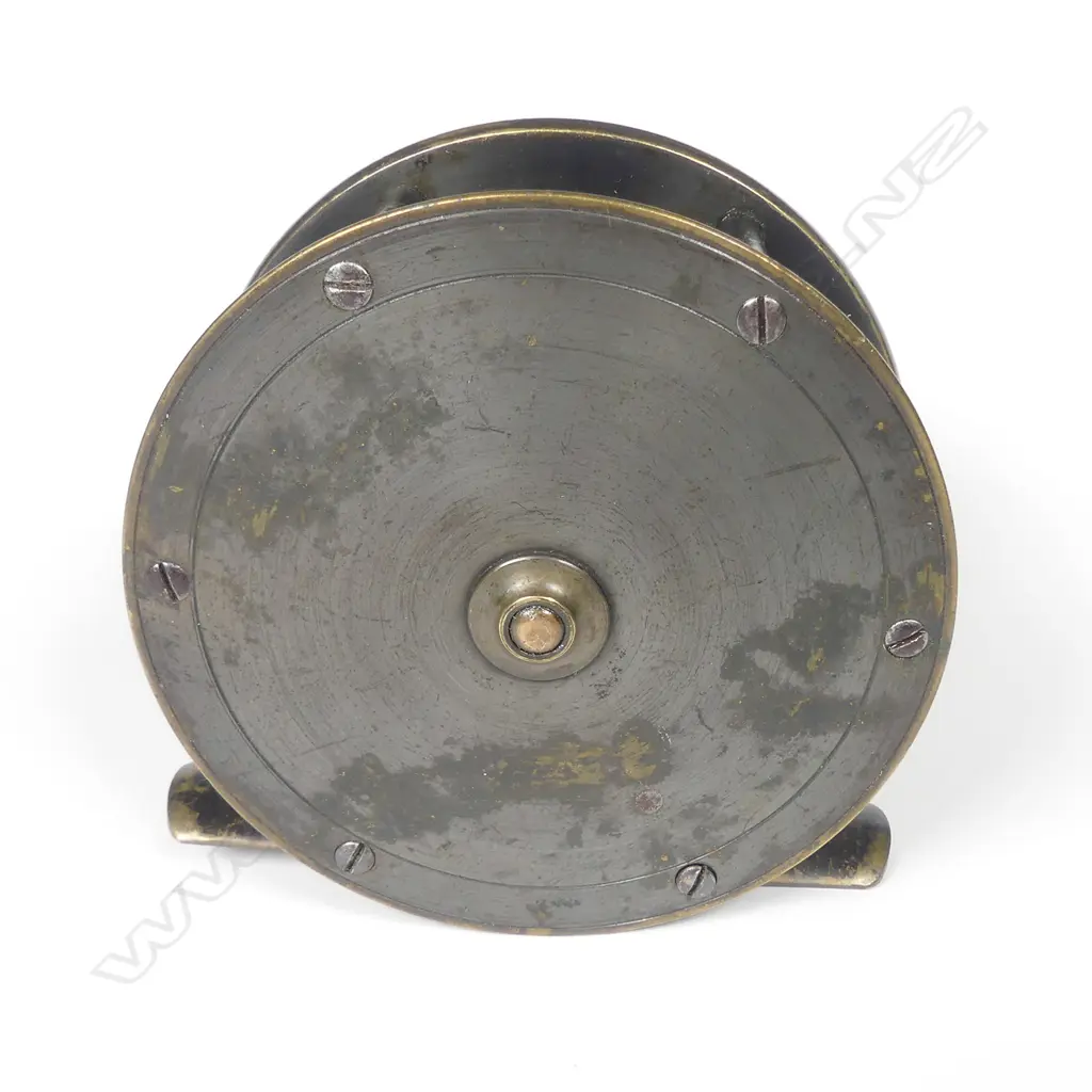 A vintage P.D. Malloch Perth 3½" brass fishing reel Image 1++