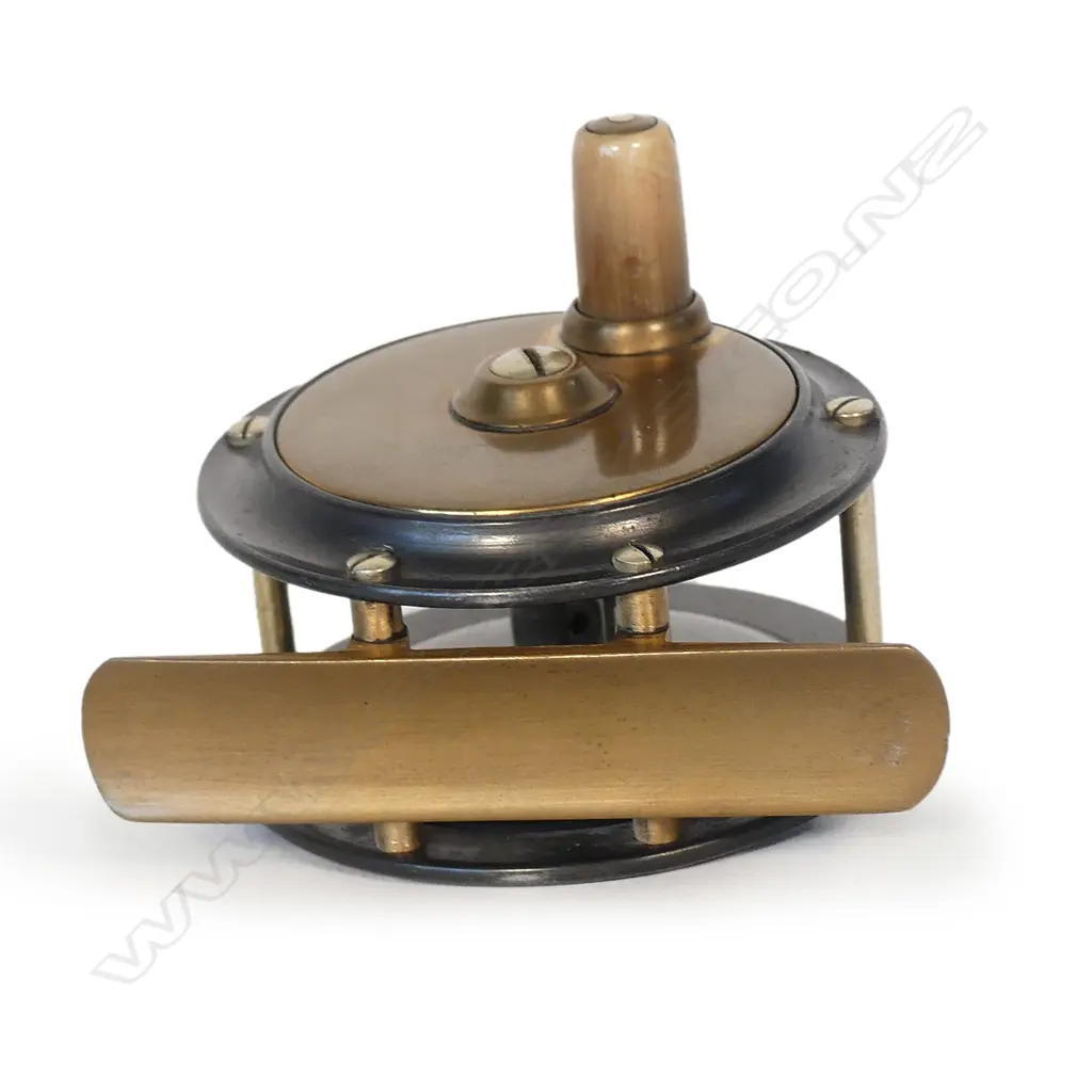 A vintage 2¼" Hercules fly fishing reel Image 1++
