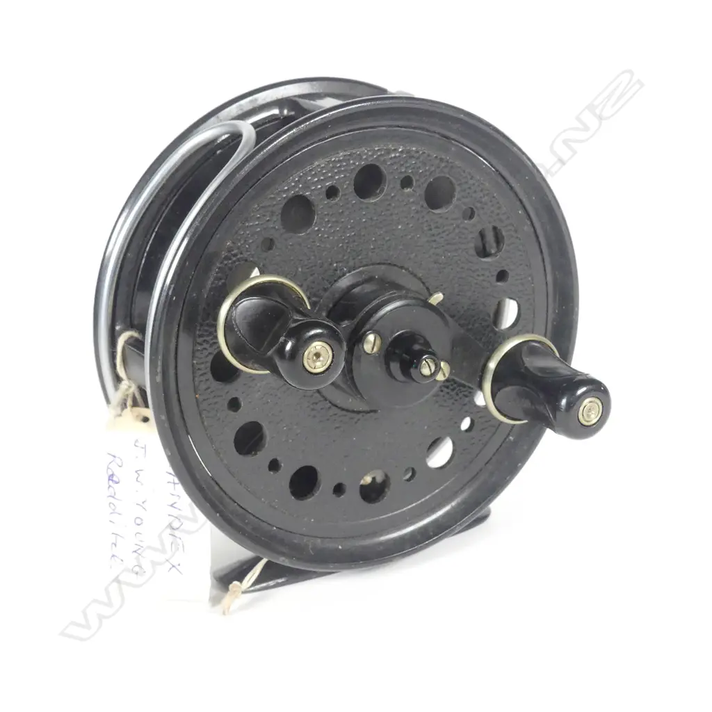 A J. W. Young 'Landex' 4" fly reel Image 1++