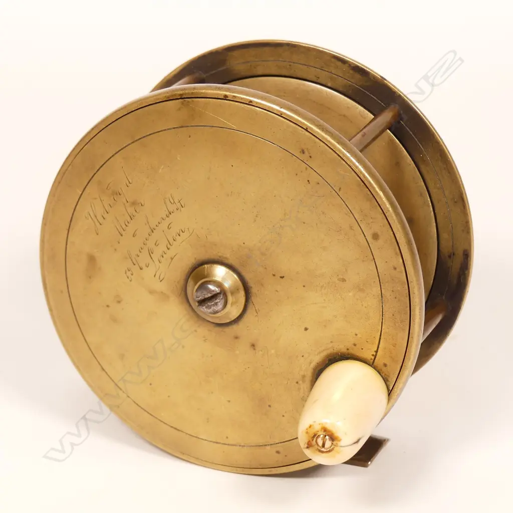 A large Holburn 4½" brass salmon fishing reel Image 1++