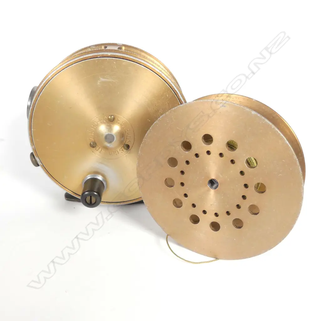 A Hardy Lightweight Series 'St. Aiden' 3¾" fly reel with two screw line guide Image 1++