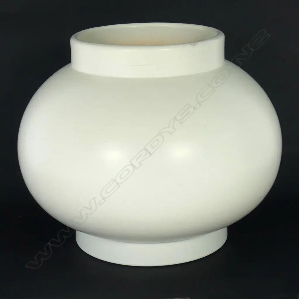 Crown Lynn Hand Potted medium size vase Image 1++