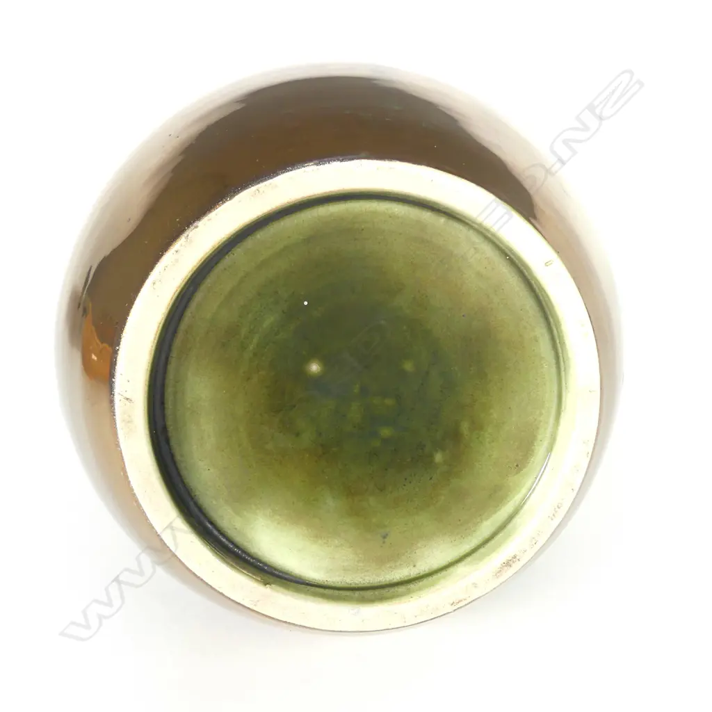 An uncommon Crown Lynn Hand Potted metallic glazed vase Image 1++