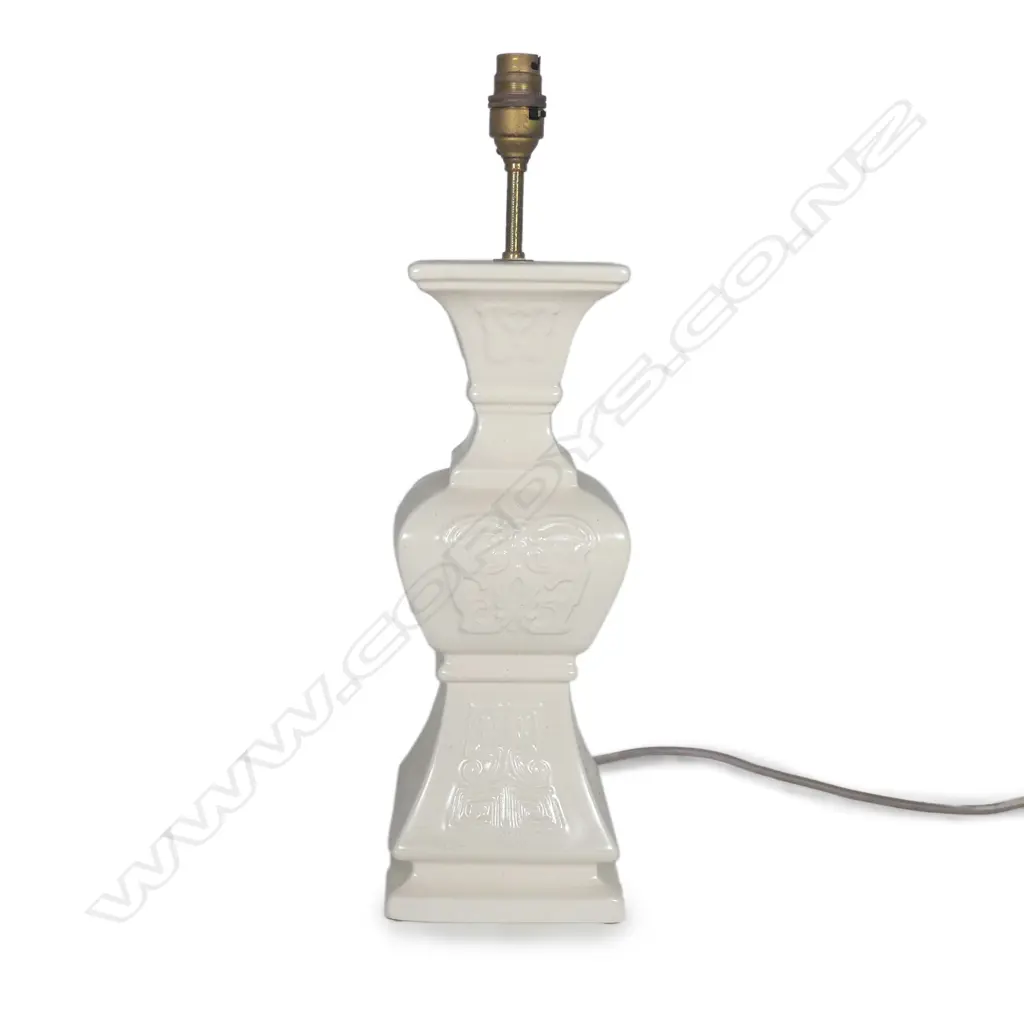 A Crown Lynn white crackle glazed experimental prototype table lamp by Reg Millar Image 1++